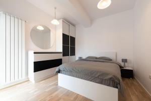 Eva - Bright Apt with Balcony near Veranda Mall