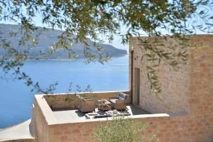 Akrolithi Boutique Hotel & Suites - Oitilon