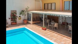 Relaxing Cristal Blu Studio sleeps 3 persons