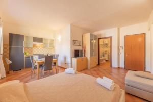 Relaxing Cristal Blu Studio sleeps 4 persons