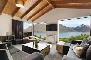 The Alpine - Queenstown Holiday Home - Closeburn