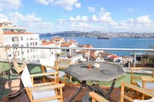 Spectacular Bosphorus View, Private Rooftop Terrace 6BR, 2BA