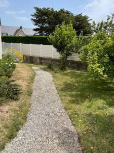Maison de plein pied, 80m2, 2 ch., jardin clos