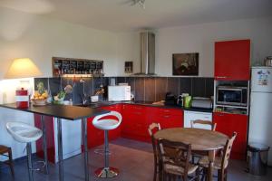 Appartements Maison climatisee pour 4 pers a 5min d'Avignon : Appartement 2 Chambres