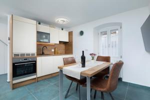 Studio, 70 steps from the beach