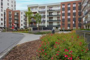 Stunning Family Apartment Ursynów with Parking & Balcony by Noclegi Renters