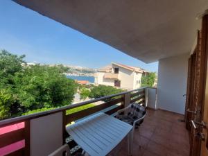 Iva apartment with balcony - 50 m from the sea