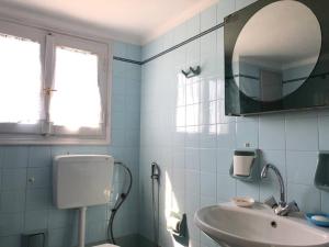 3 bedroom apartment, balcony, great view, full AC