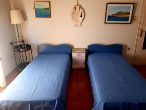 3 bedroom apartment, balcony, great view, full AC