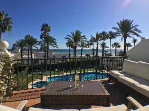 2204-Luxury apt on the beach,new,on duquesa port! - Manilva