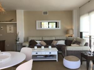 2204-Luxury apt on the beach,new,on duquesa port!