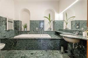 Casa Adriana, lake view and fortress