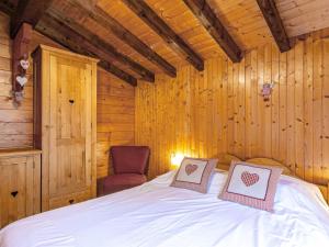 Chalet indépendant près des pistes, 3 chambres, WIFI, parking, belle exposition - FR-1-437-33