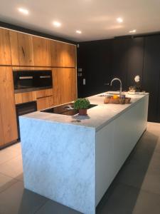 landelijke villa met zwembad en gezellige openhaard