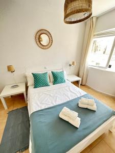 2 min andando a la playa !!!! piscina!