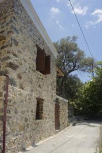 Rosales stone house