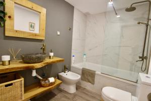 Beach house with private swimming pool5 min walk to the beach