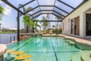 Gulf Access, Heated Pool and Spa, Sleeps 8! - Villa Baydream Believer - Roelens Vacations - Matlacha