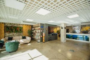 Batumi Studio - Rooftop Pool & Sleeps2