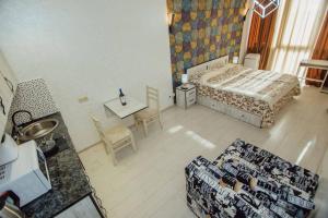 Batumi Studio - Rooftop Pool & Sleeps2
