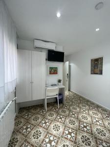 Twin Room with Bathroom room in Hostal Nova Barcelona