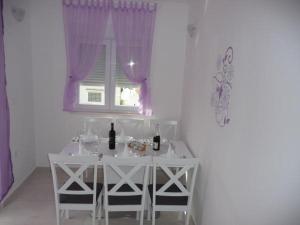 Apartment in Brodarica with sea view, balcony, air conditioning, WiFi 5183-1