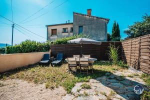 Maisons de vacances Maison renovee a 500 m du centre du village : photos des chambres