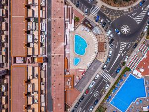 Top floor view apartment by AltamarHomes