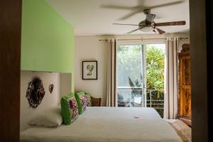 Casa de las Bugambilias B&B