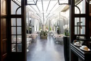 La Reine Hôtel & Restaurant - آيويل