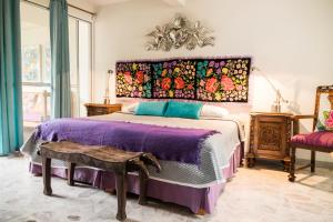 Casa de las Bugambilias B&B