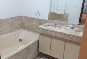 APTO 12 - George V Maria Lisboa