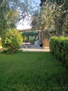 VILLA GIULIANA stanze con bagno interno in Villa a 350 mt spiaggia libera Lido delle Sirene