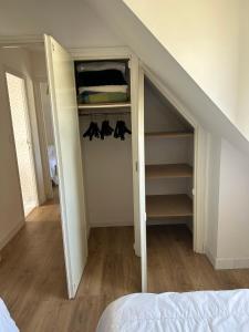 Maisons de vacances Maison Chapeau Saint Jacques - 400m de la plage : photos des chambres