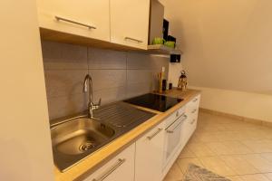 STYLISH STUDIO APARTMENT BURE