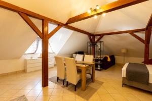 STYLISH STUDIO APARTMENT BURE