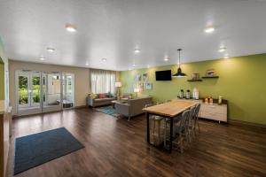 西棕櫚灘 WoodSpring Suites West Palm Beach 2星级 住宿 大堂