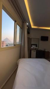 pyramids tower view inn