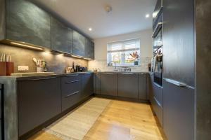 Huckleberry - Premium, Hot Tub, x2 Parking, Farm Shop Next door, Private Cornish Lane
