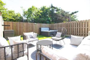 Huckleberry - Premium, Hot Tub, x2 Parking, Farm Shop Next door, Private Cornish Lane