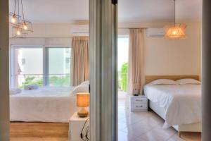 Elegant 100m2 - Family Apartment with Sea View