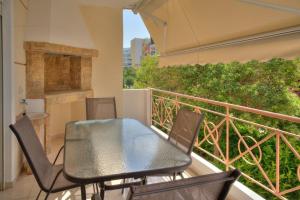 Elegant 100m2 - Family Apartment with Sea View