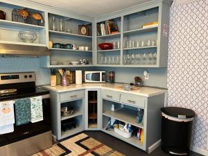 10 minute Walk to Niagara Falls - Sweet Cottage