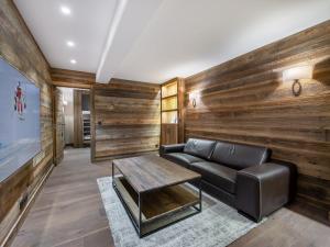 Chalets Chalet moderne lumineux proche pistes - 12 pers, 5 ch, parking, wifi, menage inclus - FR-1-566-43 : photos des chambres