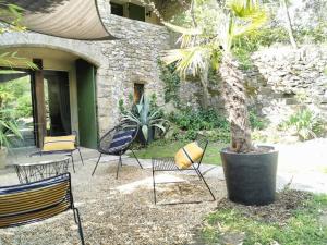 Maisons de vacances Mas provencal, parc de 6000m2, Lourmarin a pied : photos des chambres