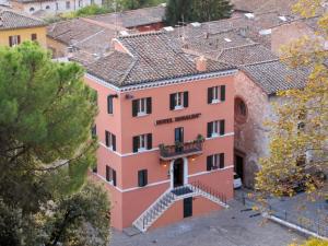 Hotel Rosalba hotel, 
Perugia, Italy.
The photo picture quality can be
variable. We apologize if the
quality is of an unacceptable
level.