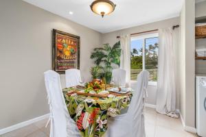 Breathtaking Ocean View of Royal Waters! AK5202