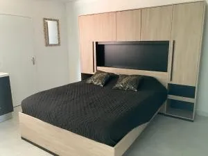 STUDIO MEUBLE RESIDENCE ESTUDOM - HIBISCUS - UNIVERSITE DE CAYENNE - Trou Biron