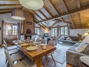 Courchevel 1850 : Élégant Duplex avec Cheminée et WiFi - FR-1-575-146