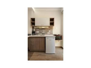 The City of Thessaloniki in a cozy studio